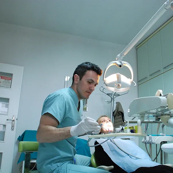 Hirurška ekstrakcija zuba DENTALUX - Stomatološka ordinacija DENTALUX - 3