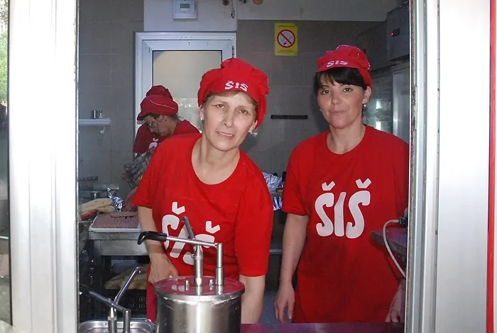 Fast Food Šiš Ćevap - 17
