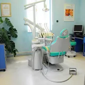 stomatoloska-ordinacija-dr-stanojcic-oralna-hirurgija