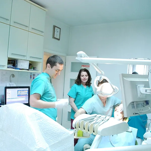 Hirurška ekstrakcija zuba DENTALUX - Stomatološka ordinacija DENTALUX - 2