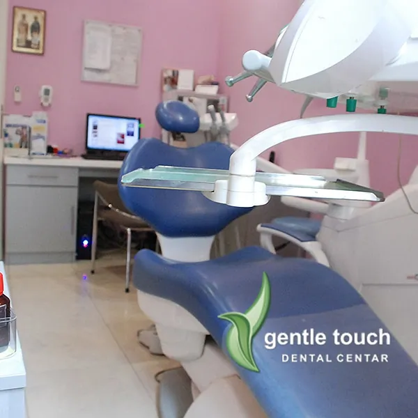 Metalna keramička kruna GENTLE TOUCH DENTAL CENTAR - Stomatološka ordinacija Gentle touch Dental centar - 1