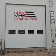 INDUSTRIJSKA SEGMENTNA VRATA  Model 2 - Max Doors - 1