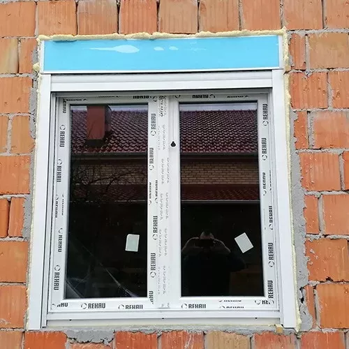 Dvokrilni pvc prozor Rehau profil 120x120cm - Inplast PVC i ALU Stolarija - 1
