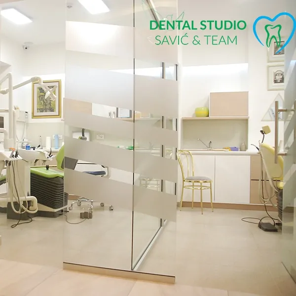 Rutinsko vadjenje zuba SAVIĆ & TEAM - Dental Studio Savić & Team - 3