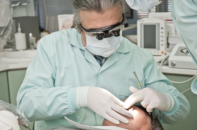 Blog ilustracija: Kako se leči povlačenje desni u stomatološkoj ordinaciji