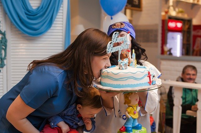 Blog ilustracija: Sve prednosti proslave rođendana u dečijoj igraonici