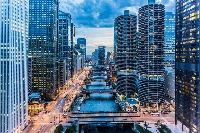Blog ilustracija: Čikago – vetroviti grad iz snova