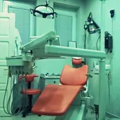 stomatoloska-ordinacija-randjelovic-oralna-hirurgija